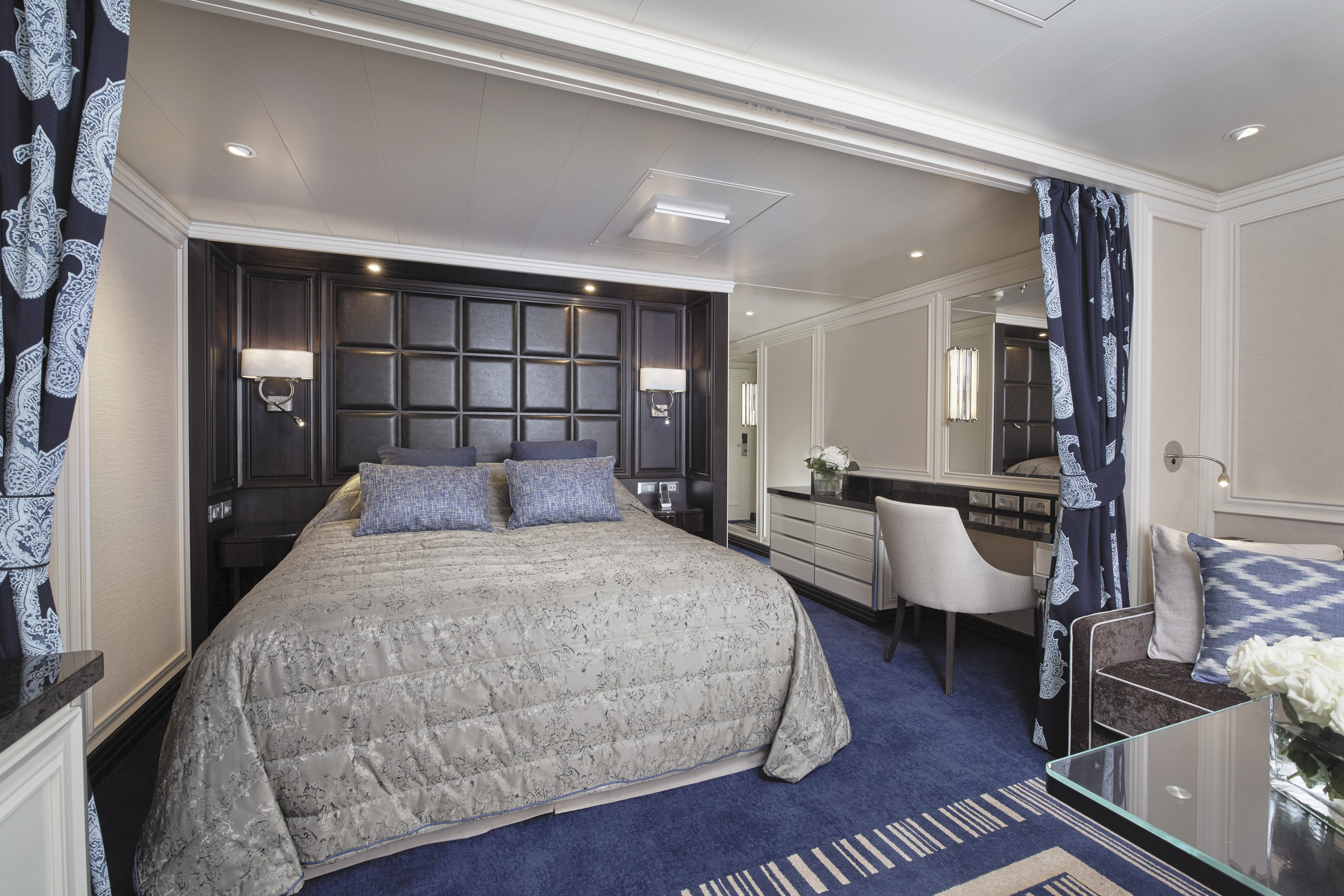 RSSC - Seven Seas Explorer - Accommodation - Concierge Suite 2.jpg